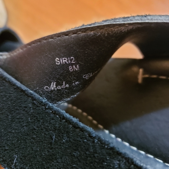 Donald pliner black wedge sandals suede size 8 euc - Picture 3 of 8